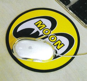 Photo1: MOONEYES Round Mouse Pad