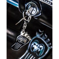 MOONEYES Barefoot Gas Pedal Metal Keyring