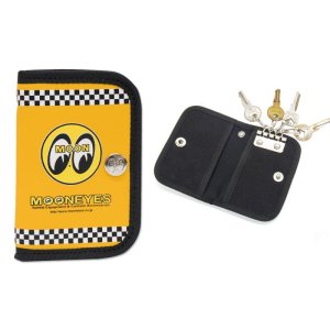 Photo: MOONEYES Key Case