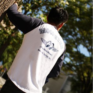 Photo: FLY with MOON Raglan 3/4 Sleeve T-Shirt