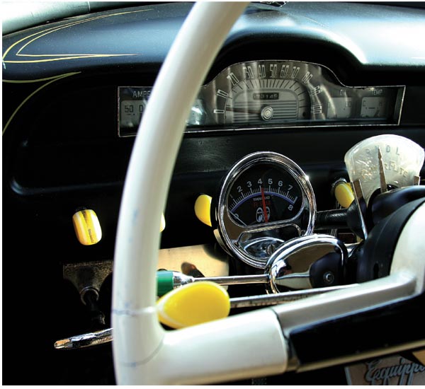 Photo: MOONEYES 8000 RPM Electronic Tachometer